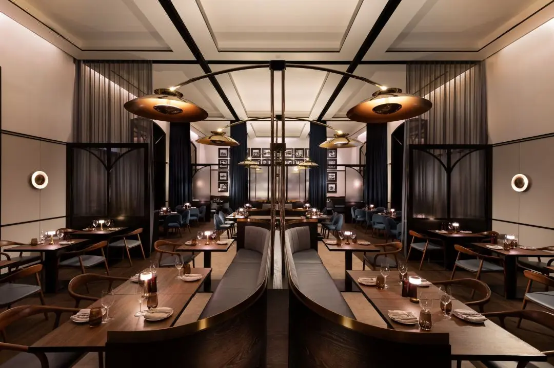 Restaurant Tables and Seating