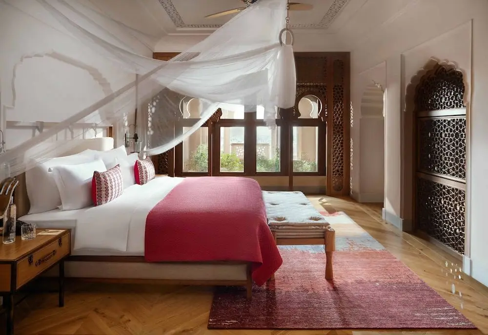Suite Bed and Loose Furniture